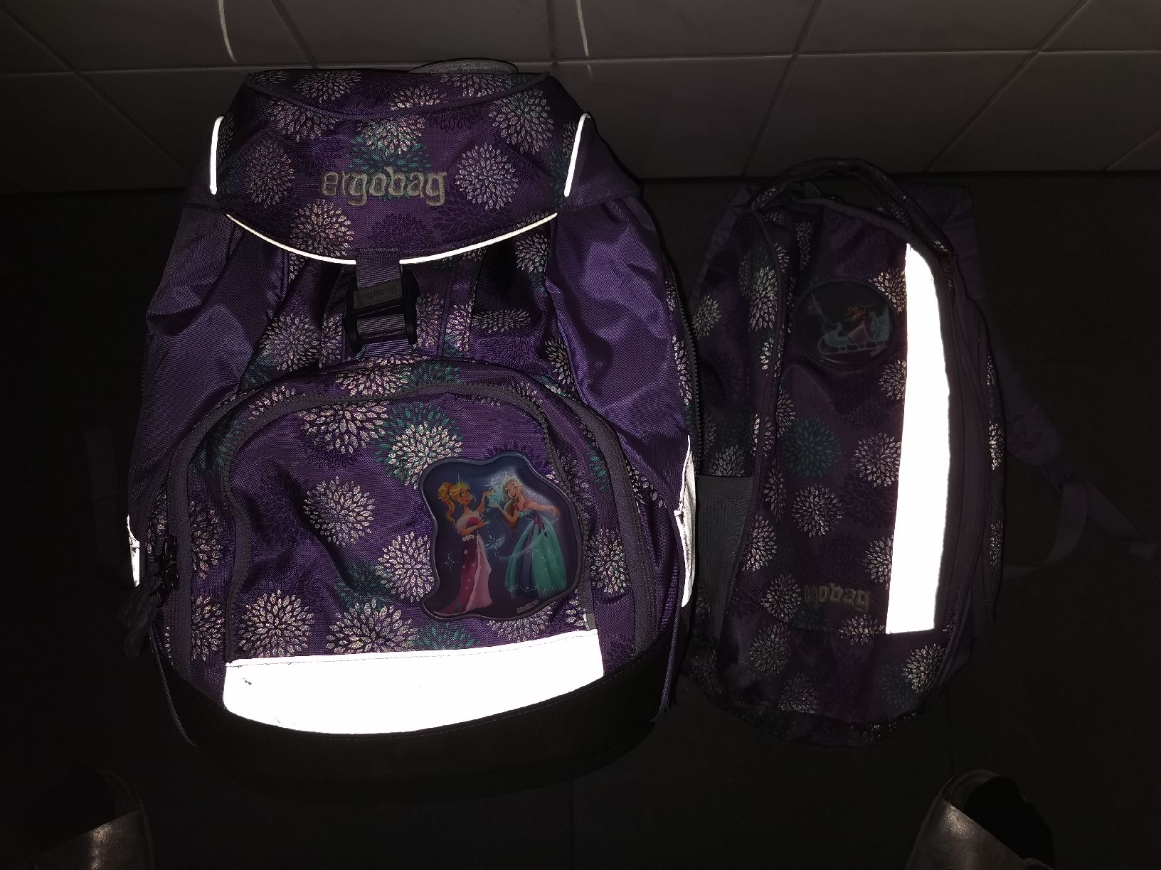 Ergobag Kindertaschen: Ergobag Schultasche lila Blumenmuster – Gebraucht aus Richenthal von Angel_28 5