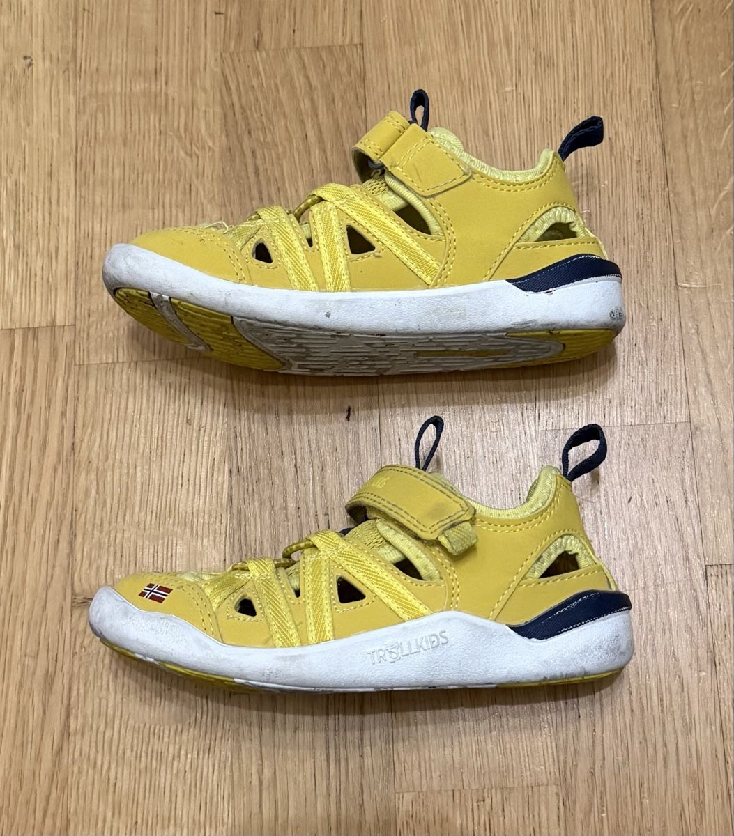 Nike Scarpe per ragazzi: Trekking Sandalen und Wasserschuhe – Usato da Pfäffikon SZ venduto da dom_6zfl 1