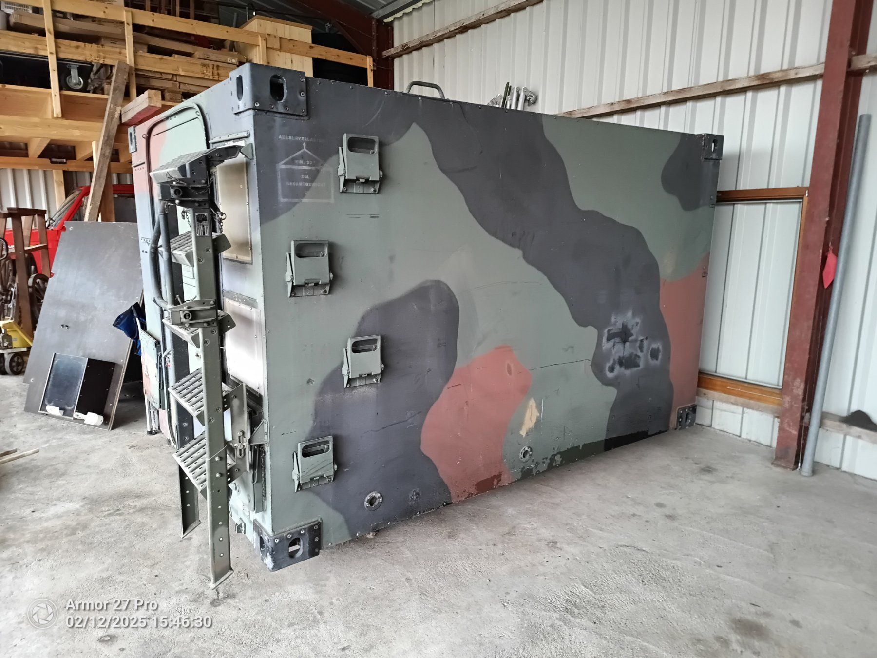 Contenitori edile: Funkcontainer der D-Bundeswehr – Usato da Hallwil venduto da Henryzb 1
