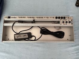 Intellijel Palette 104 4U Eurorack Gehäuse mit 1U Out und In