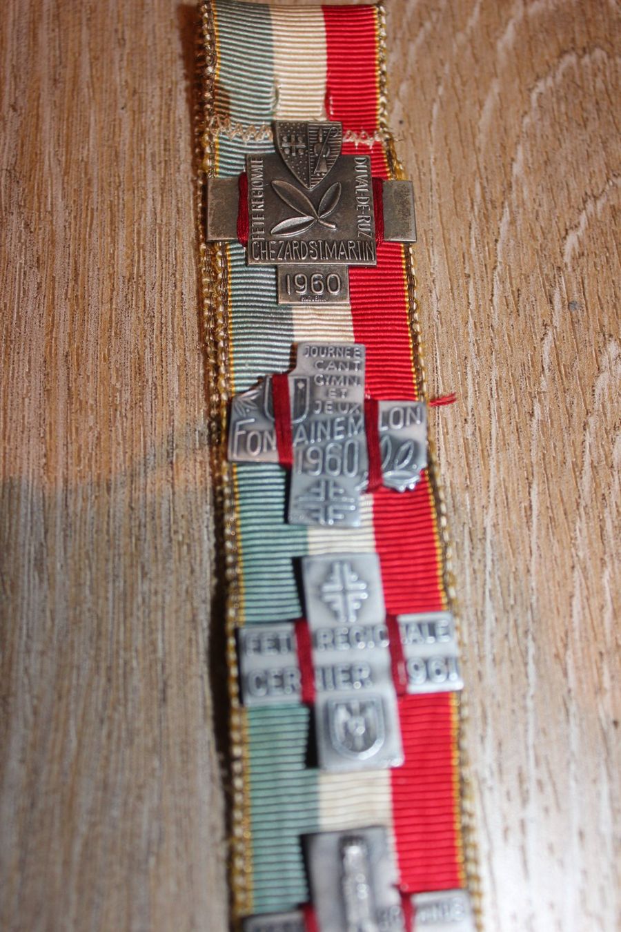 Plaketten & Abzeichen: 13 badges ancien années 60 – Gebraucht aus Travers von ColibriRoseOrange