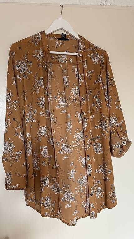 Blusen: Blumenbluse Forever 21 M – Gebraucht aus Baden von Chrisenft