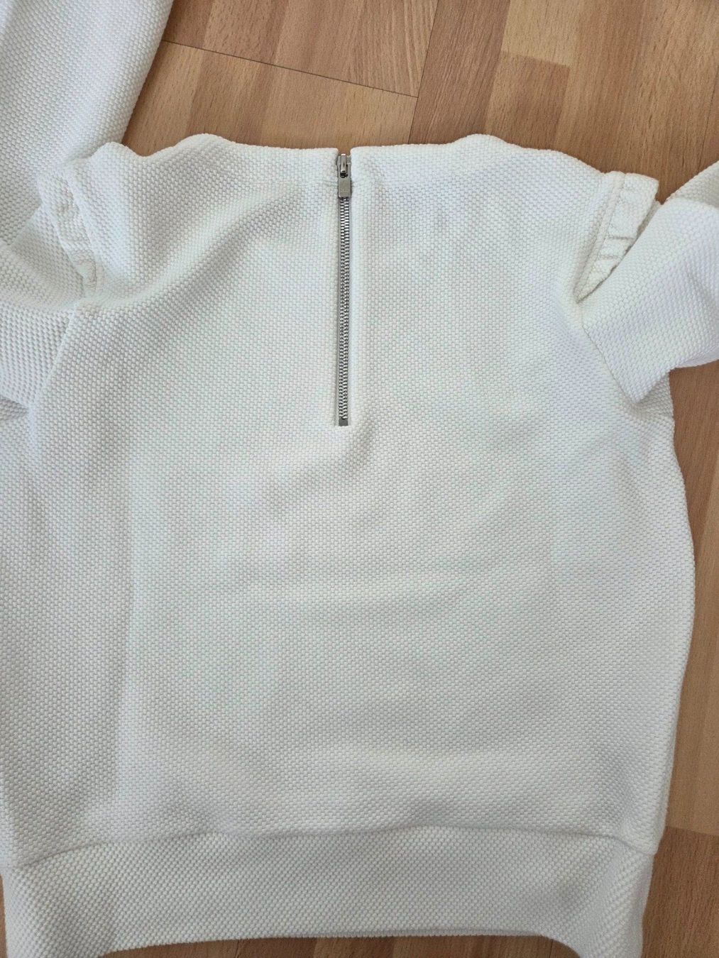 Pullover & Sweatshirts: Vanilia White Pullover - S – Gebraucht aus Zug von Bibibo 4