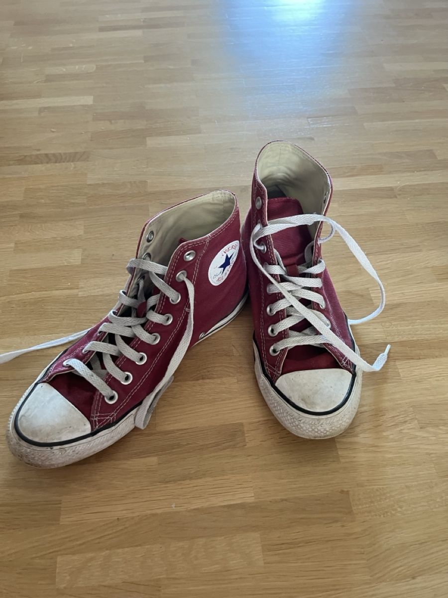 Converse Scarpe da uomo: Sneaker Converse Chuck rot hoch gebraucht – Usato da Winterthur venduto da Vibus15