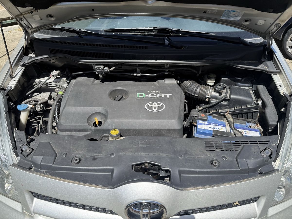 Toyota Automobili: Toyota Corolla Verso 2.2 diesel  – Usato da Winterthur venduto da ole.demetr 7