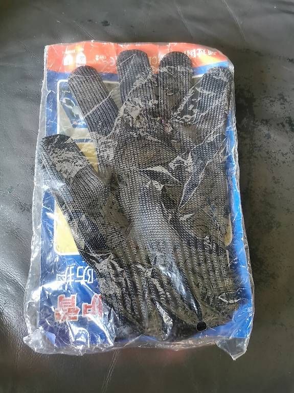 Handschuhe & Handstulpen: Handschuhe messerfest  – Gebraucht aus Brissago von dee07 1