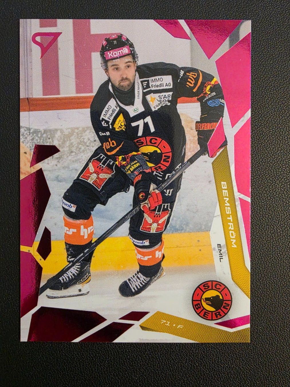 Sportzoo Sammelbilder & Trading cards: 2025/26 SC Bern Emil Bemström - Base pink - Series 2 – Gebraucht aus Bauma von Yotanke