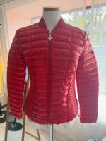 GUESS ROTE STEPPJACKE GR M NEUWERTIG