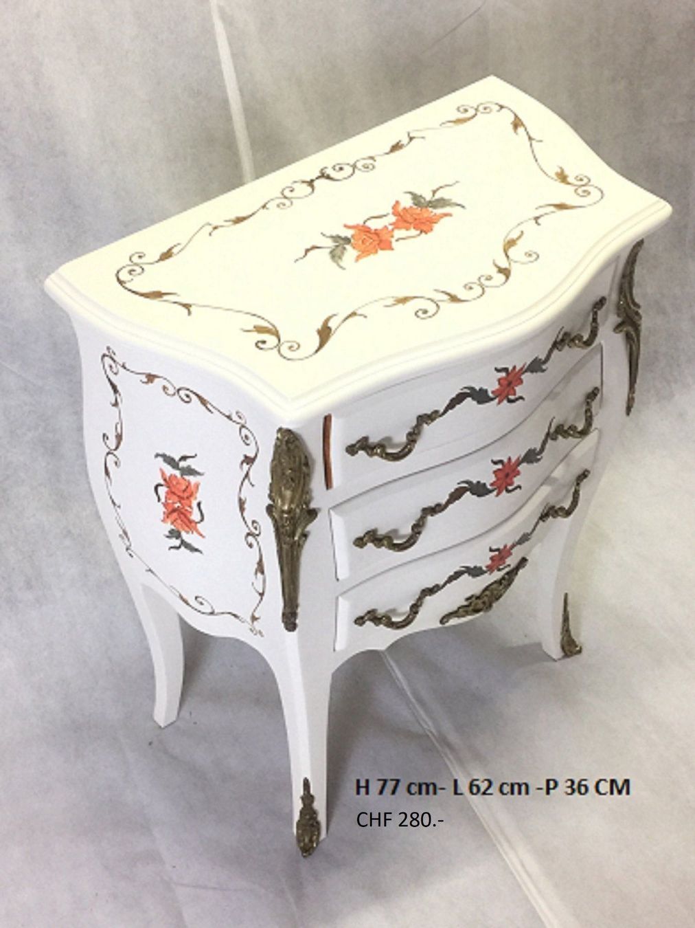 Cassettiere: Commode de style Louis XV. – Usato da geneve venduto da louisart 5