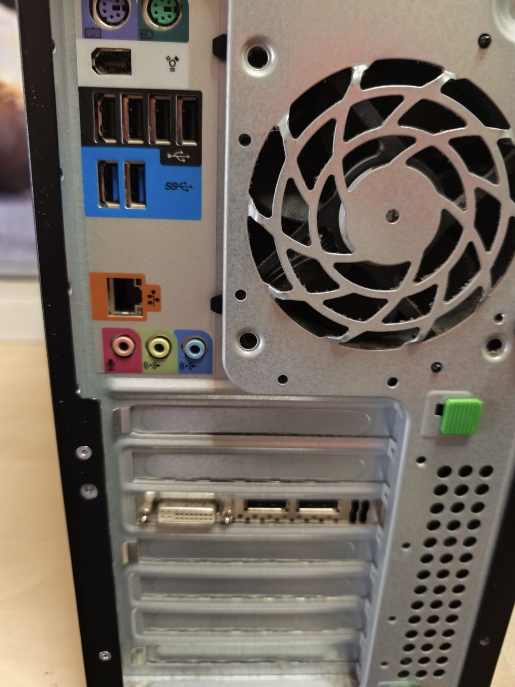 Hewlett Packard PC: Hp Z 420 – Usato da Burgdorf venduto da weggu.666 2
