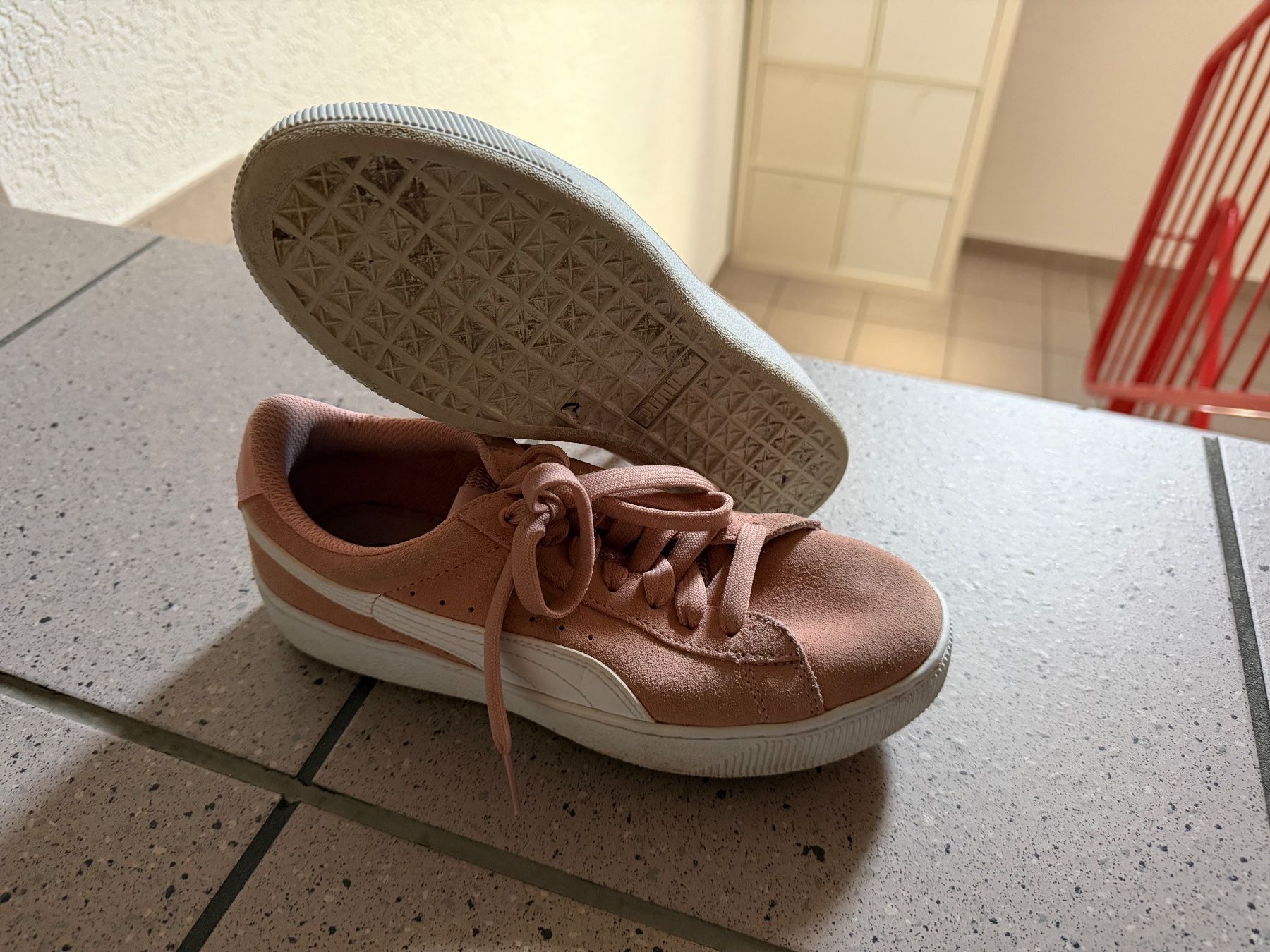 Puma Scarpe da donna: Puma Sneaker Wildleder rosa Grösse 36 – Usato da Lupfig venduto da jan_gm2k 1
