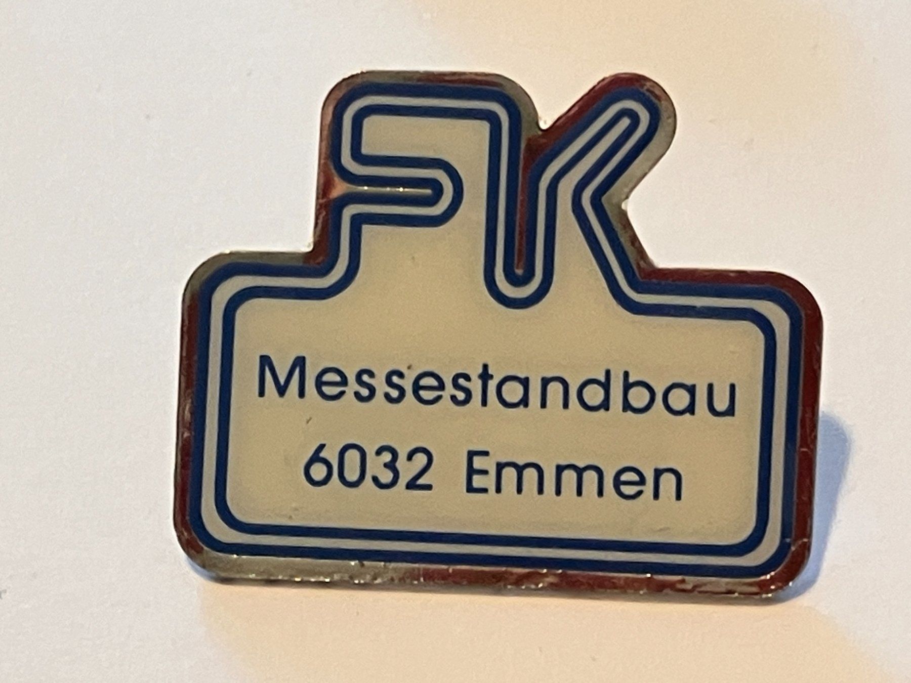 Placchette & Badge: 1 Pin Messestandbau Emmen – Usato da Basel venduto da djwwpp