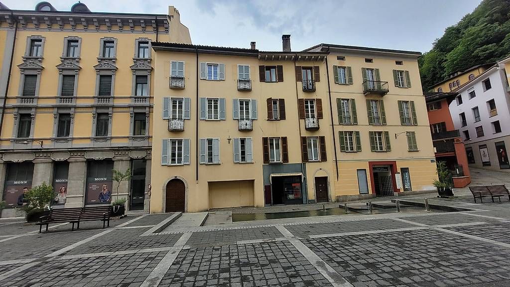 Sonstiges für Büro & Gewerbe: Vari – Gebraucht aus Bellinzona CH von arc_tws5