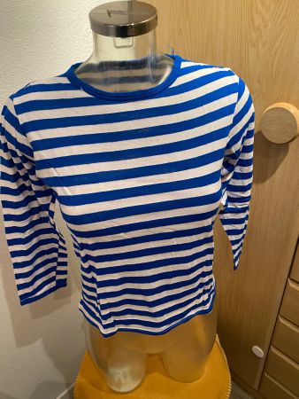 Shirt und Strümpfe blau-weiss Grösse S