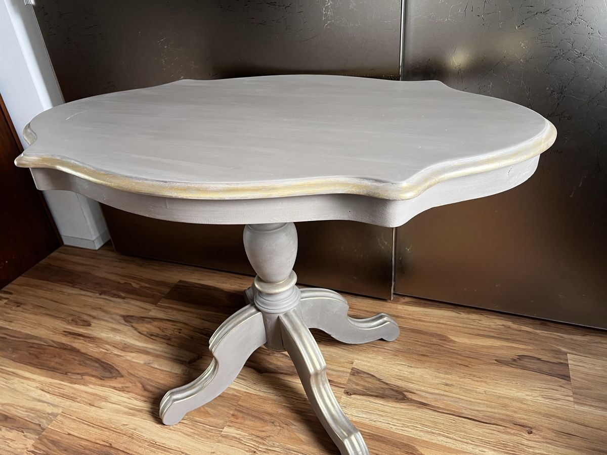 Tische: Antiker Tisch, crem-grau/gold, upcycling – Gebraucht aus Flurlingen von MIPILG 2