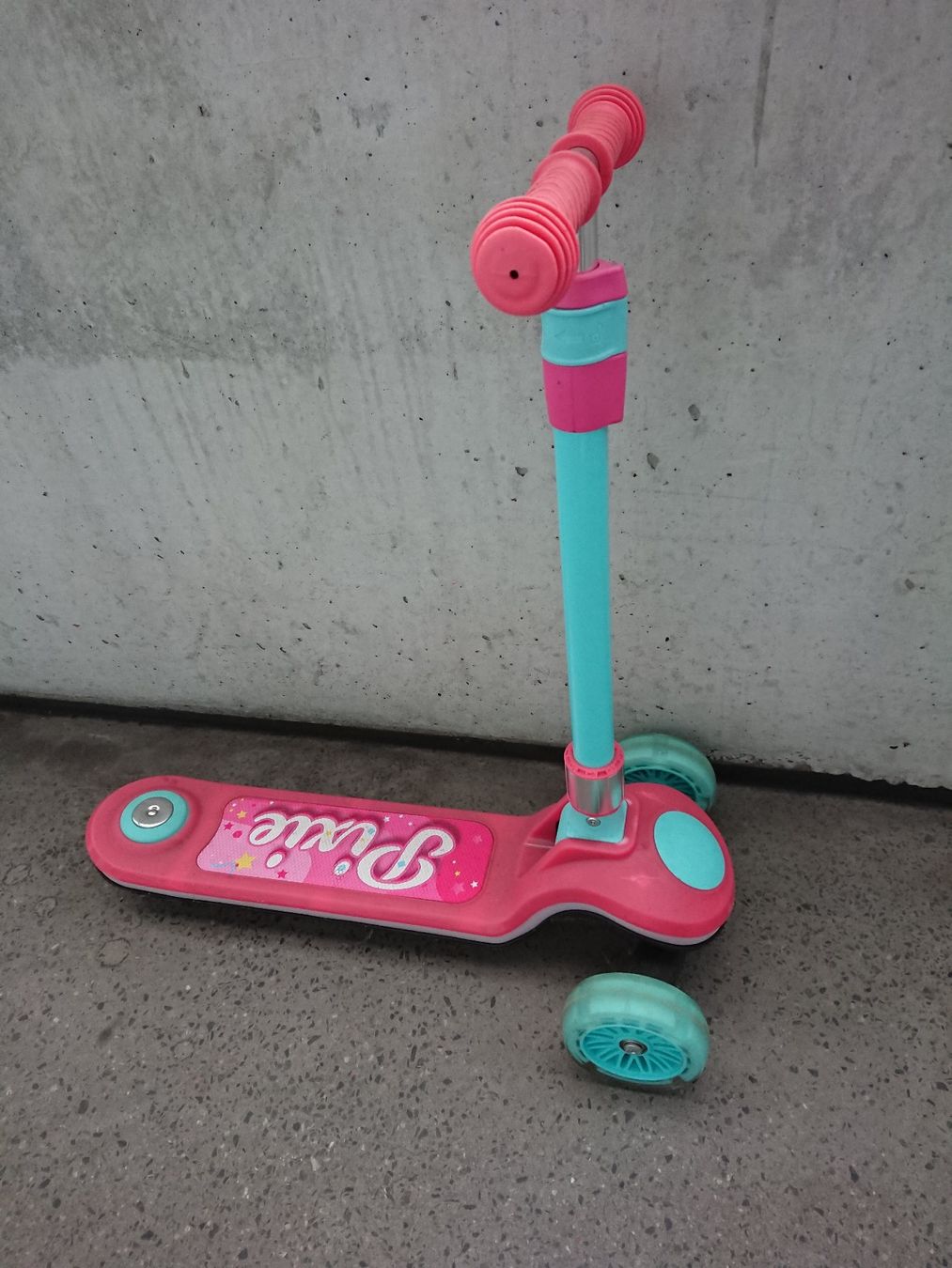 Kickboard: Mini Scooter Pixie – Usato da Büren an der Aare venduto da creazioneshop