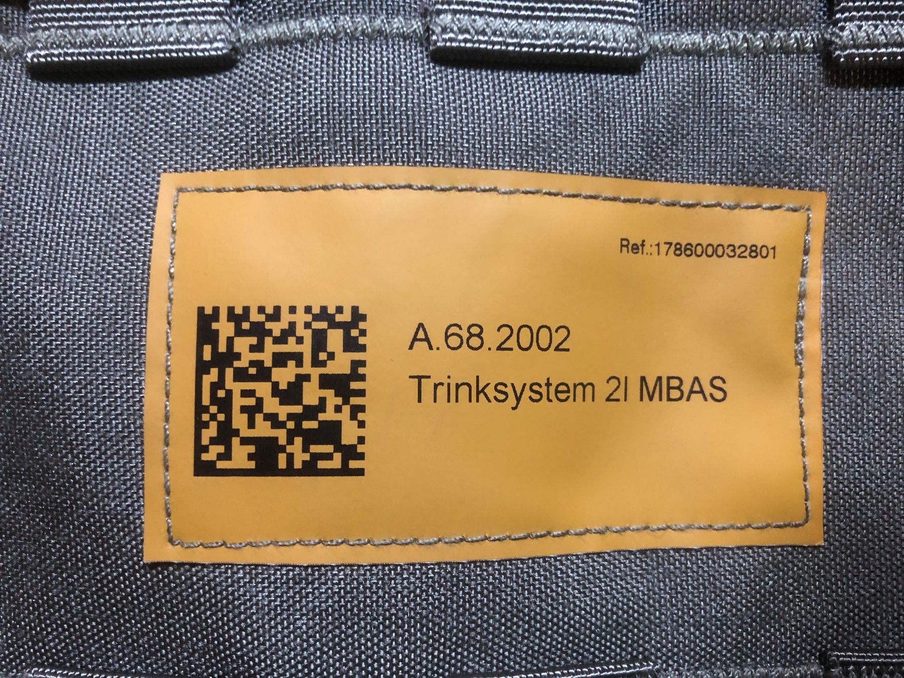 Schweizer Armee Borse: Schweizer Armee MBAS Trinksystem 21 Armeetasche GT Weste – Usato da Madiswil venduto da TEMISO