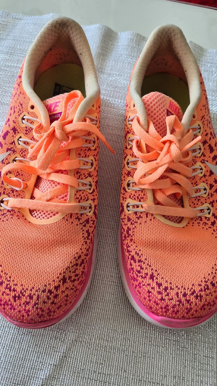 Nike Scarpe da donna: nike sportchuhe – Usato da Kriens venduto da nello-1 1