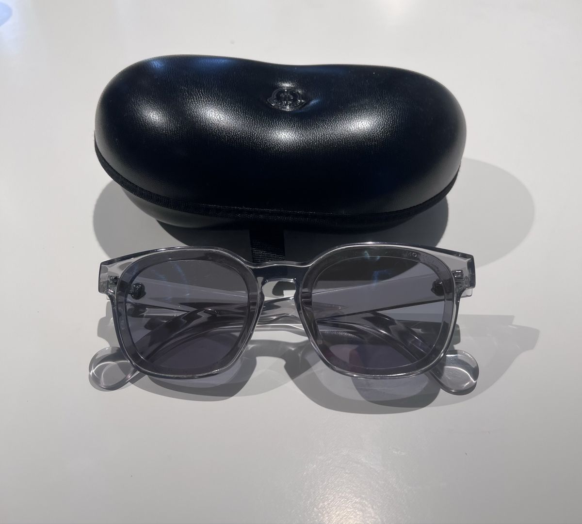 Moncler Occhiali & Lenti: Moncler Sonnenbrille – Usato da Zürich venduto da badwithusernames