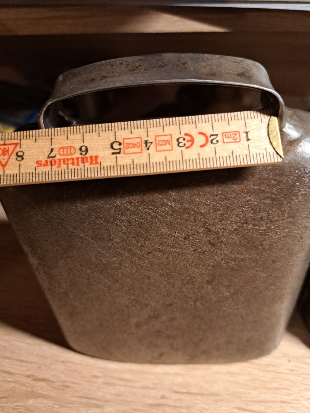 Glocken & Treicheln: 2 Bissen – Gebraucht aus Egg (Flawil) von Tuli_pan72 2