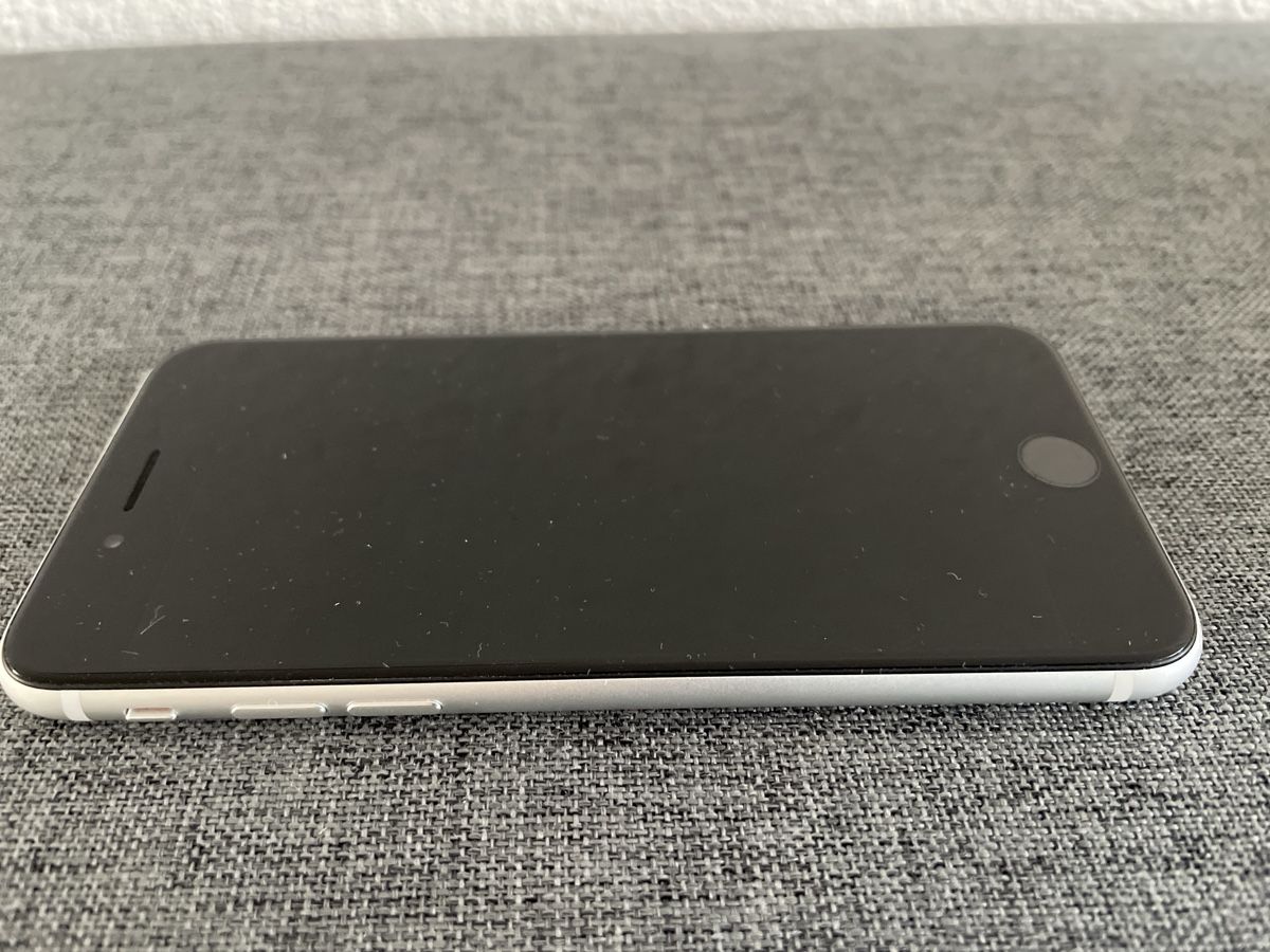 Apple Portables: iPhone SE2 128GB – D'occasion à Walenstadt par daniels1955 2