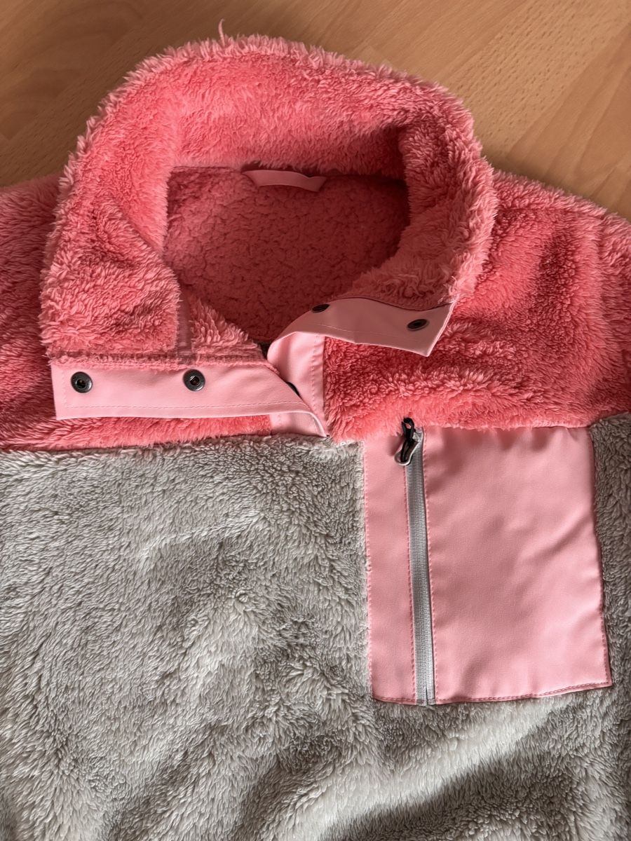Pullover & Sweatshirts: Fleece Pullover rosa grau mit Reissverschlusstasche – Gebraucht aus Embrach von BGLD7210 2