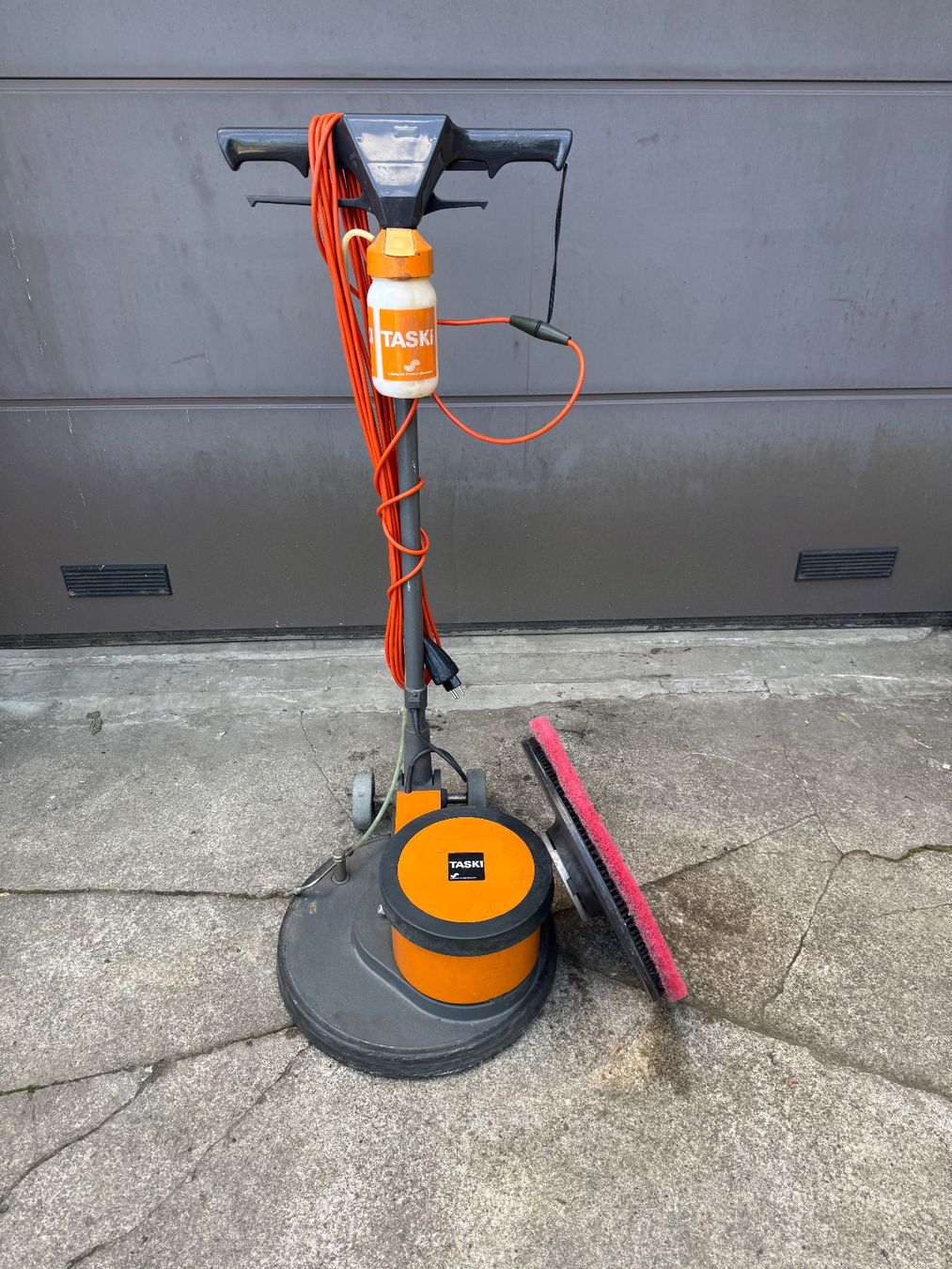 Tutte le macchine: Taski Einscheibmaschine (taski Wetrok cleanfix) – Usato da Brugg venduto da Vwtiguan1- 1