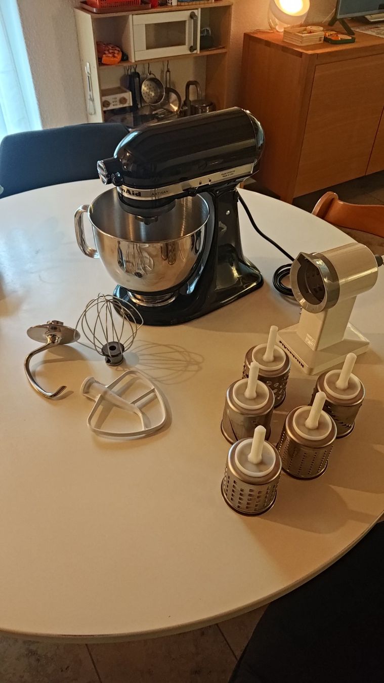 Kitchenaid Elettrodomestici da cucina: Kitchenaid Artisan Onyx Schwarz – Usato da Gockhausen venduto da maximezh 1
