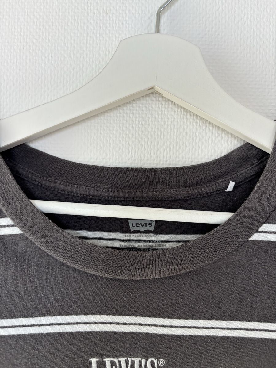 Levi's T-shirt: T-Shirt von Levi‘s – Usato da Müllheim Dorf venduto da Lavwy 1