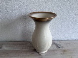Joli vase en céramique crème