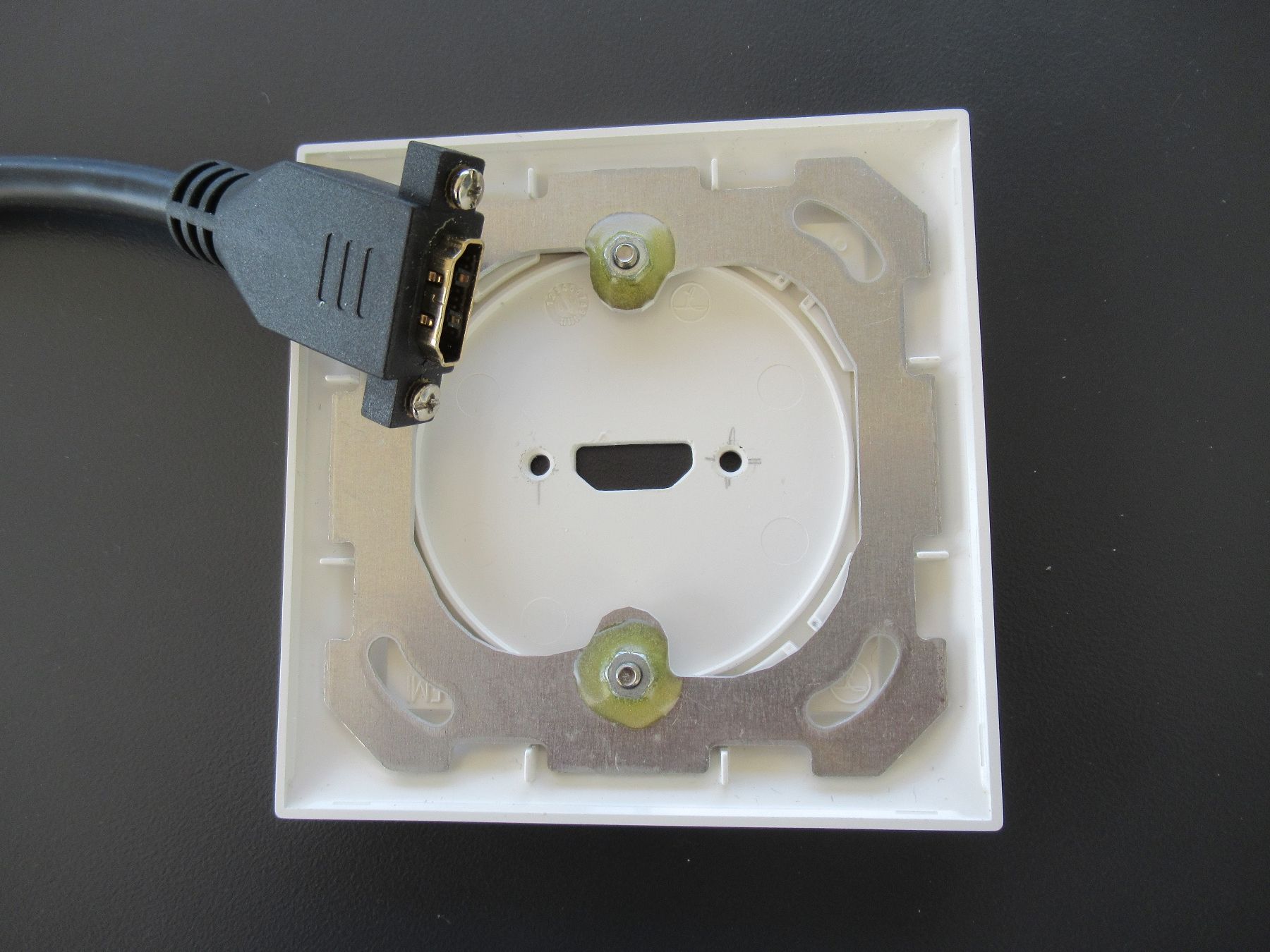 Feller Fiches d'alim.: Anschlussdose HDMI Edizio Due, GR I, UP – Neuf avec emballage d'origine à Obergösgen par cairn 1