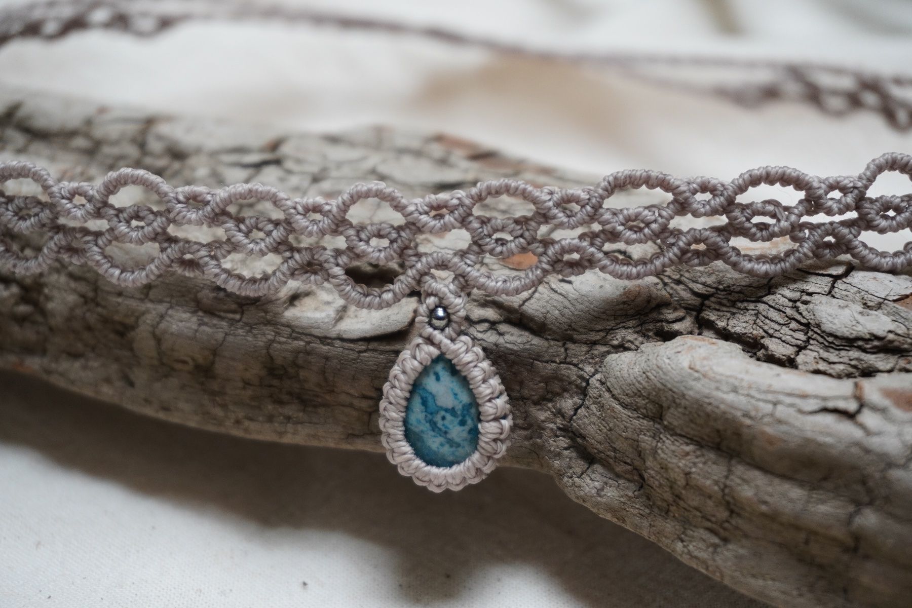 Catenine: Einzelstück - Makramee Choker-Halskette – Nuovo (secondo la descrizione) da Heerbrugg venduto da R.St27 1