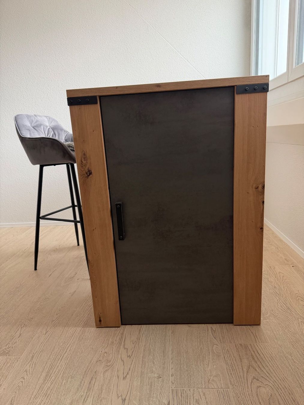 Ladenausstattungen & Messebau: Pult, Höcker mit Barschrank – Neu (gemäss Beschreibung) aus Holderbank AG von Jrs2012 2
