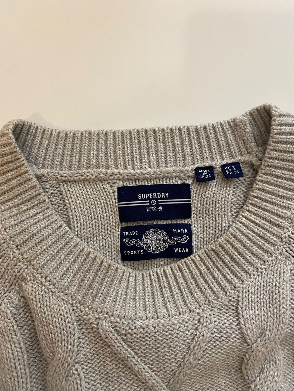 Maglioni & Felpe: Superdry Strickpullover, Baumwolle, hellgrau, wie neu, XS – Usato da Bern venduto da fashion_11 2