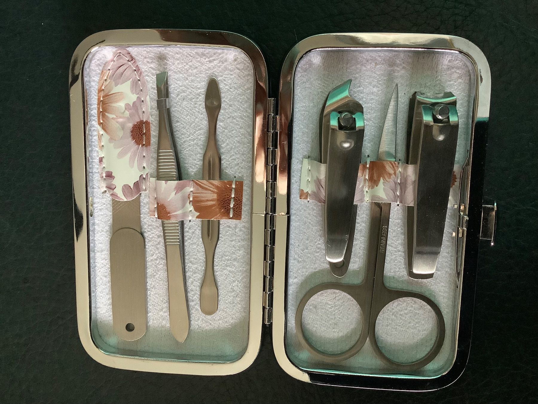 Maniküre: Set de manucure de poche - Comme neuf – Gebraucht aus Le Lignon von Gwen77