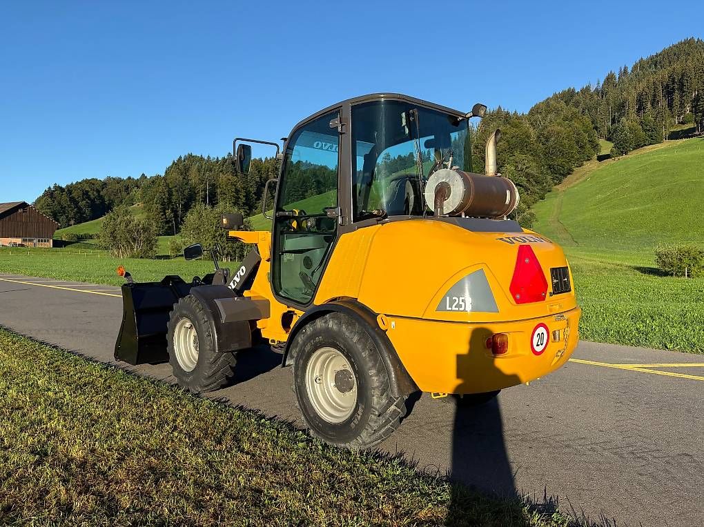 Caricatori: Volvo L25B-P Pneulader – Usato da Rothenthurm venduto da FHS6418