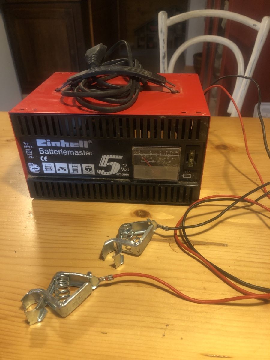 Einhell Caricabatterie: Ladegerät Autobatterie – Usato da Schliern b. Köniz venduto da Corinu59