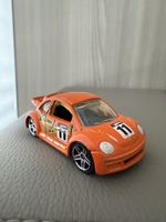 Auto modellino Hot Wheels VW New Beetle Cup arancione
