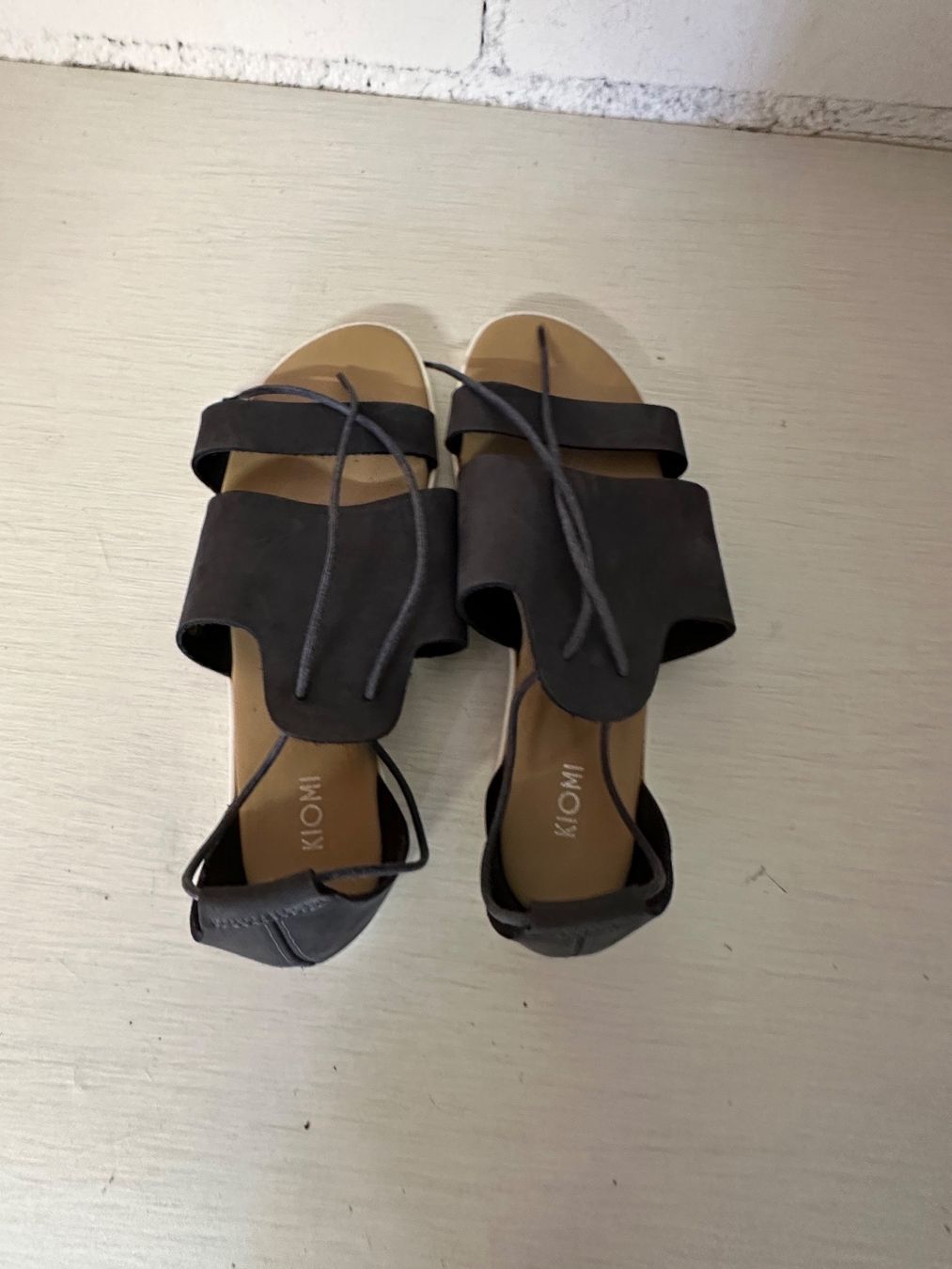 Scarpe da donna: KIOMI Damesandalen grösse 39 – Usato da Thun venduto da jeff070 1