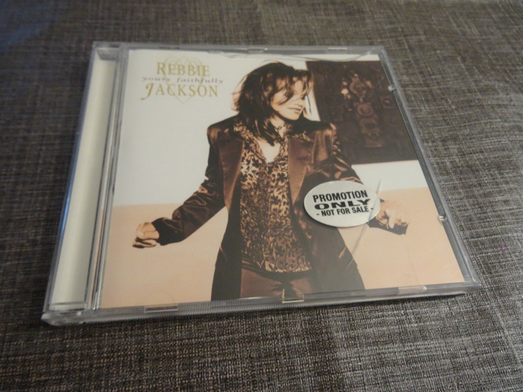 CD: Rebbie Jackson - Yours Faithfully CD – Usato da Olten venduto da Disc-Ausverkauf
