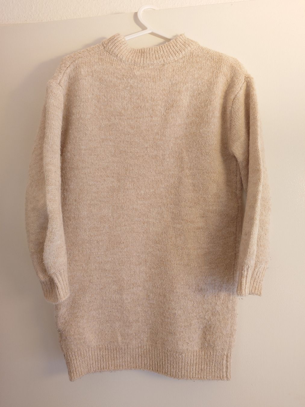 Pulls et sweat-shirts: Mädchen flauschiger Longpullover, Grösse 104 – D'occasion à Uster par snowy_6 1