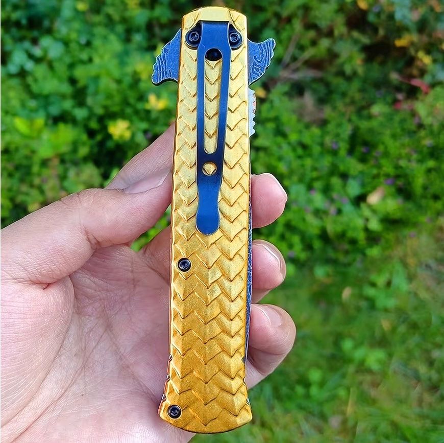 Coltelli tascabile: Klappmesser/Taschenmesser mit Drachen gold/blau – Nuovo e nell'imballaggio originale da Basel venduto da Seifehuesli 1