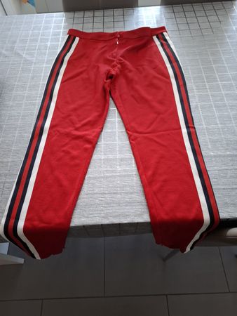 Pantalon de jogging Gucci rouge, taille M - parfait !