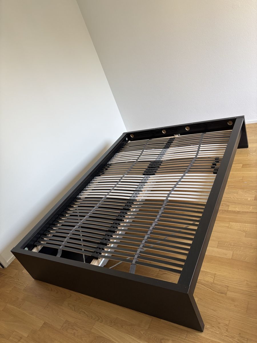 Ikea Lits: IKEA MALM bed + slatted frame (gratis) – D'occasion à Zürich par fed_b2xy 2