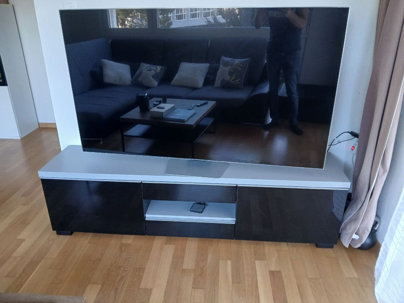 Meubles TV: Fernsehmöbel schwarz glänzend – D'occasion à Hohentannen par Tosio6 1