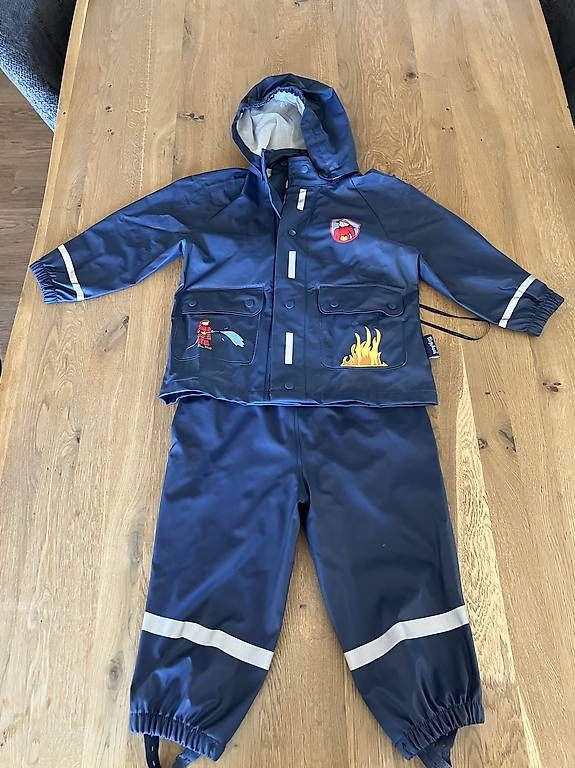 Kleiderpakete & -sets: Regenjacke/Regenhose Gr.92 – Gebraucht aus Roggwil BE von waelchli87