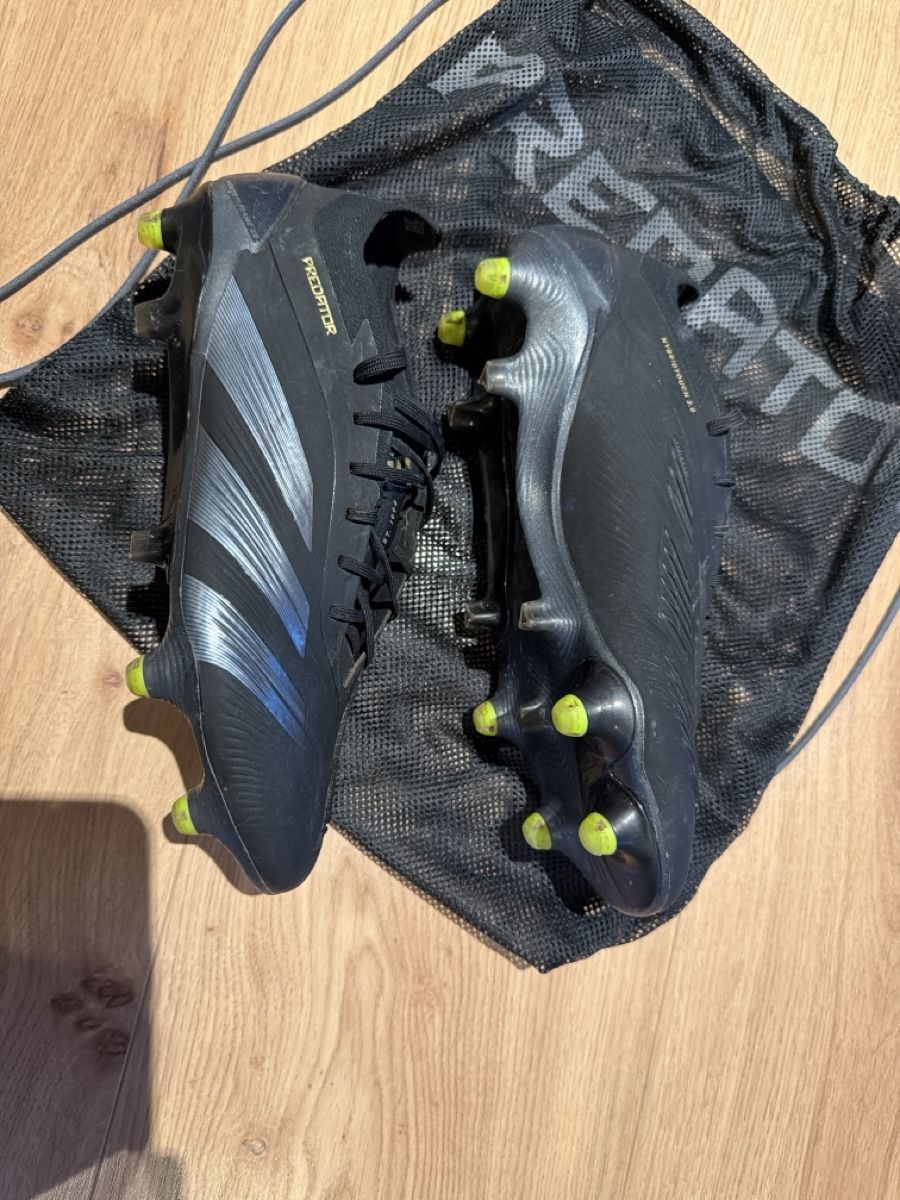 Adidas Herrenschuhe: Chaussure de foot – Neu (gemäss Beschreibung) aus Grandson von fle_vb7f 1