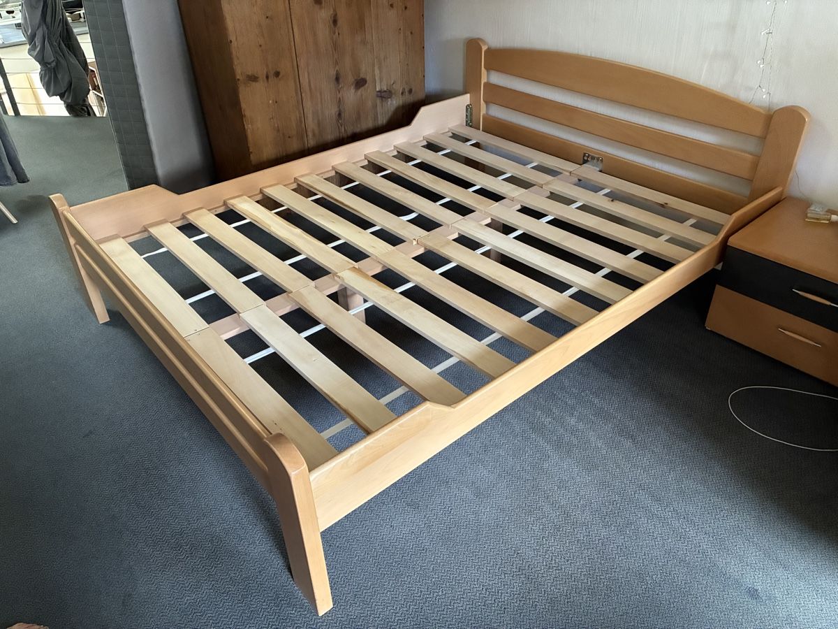 Betten: Bett masiv Buche 160 x 200cm – Gebraucht aus Basel von Pschmi 1