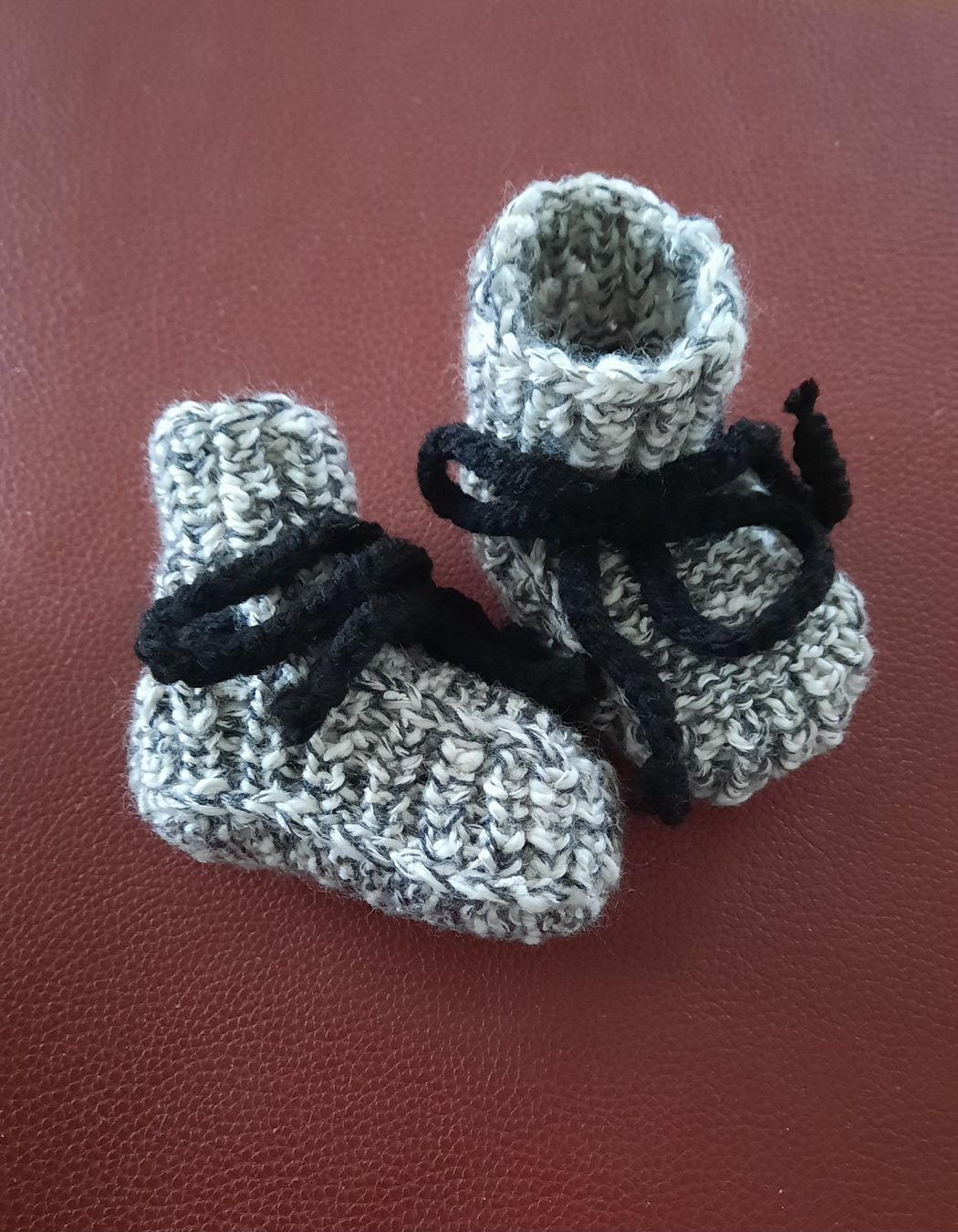 Socken für Kinder: Babyschühchen Babysöckli – Neu (gemäss Beschreibung) aus zufikon von braemestaender01 1