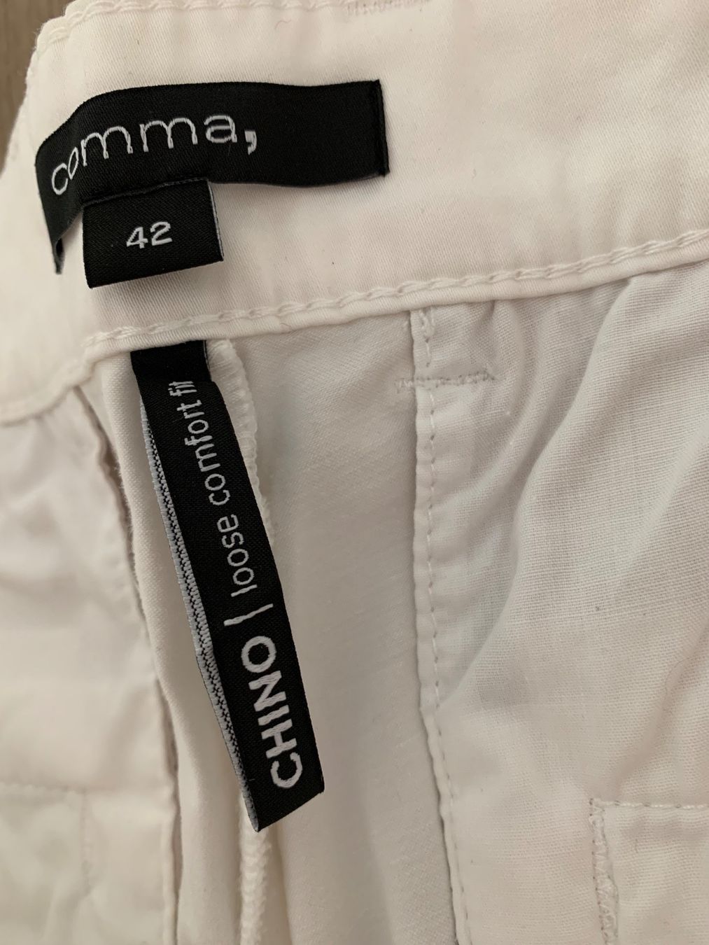 Comma Pantaloni: Comma Stoffhose Hose weiss Gr. L / XL – Usato da Fislisbach venduto da KolibriSecondhand 3